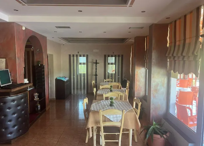 Kristal Hotel