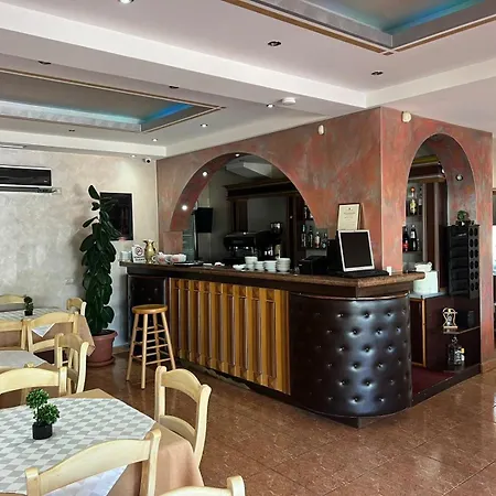 Kristal Ξενοδοχείο Shëngjin