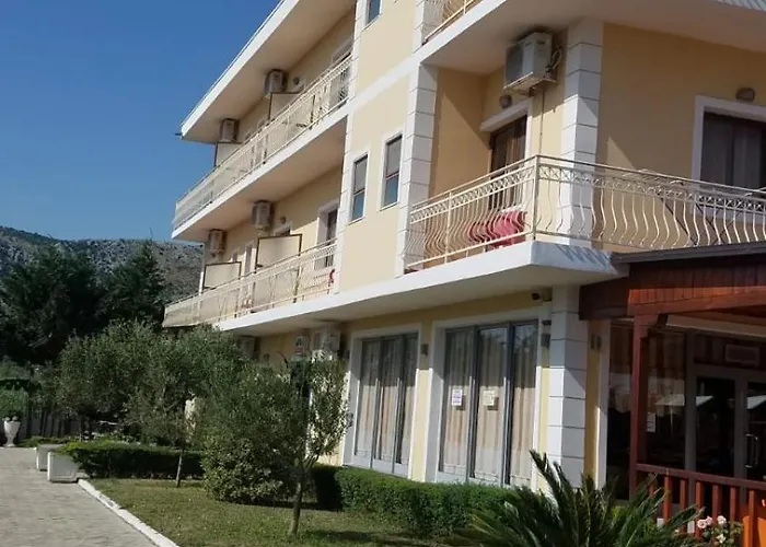 Kristal Hotel 3*